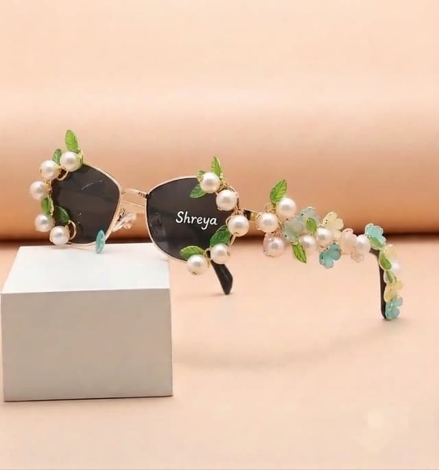 AFTER PAYMENT ..SEND YOUR ORDER SCREENSHOT IN INSTA DMS + NAME U WANT TO CUSTOMIZE ON SUNGLASSES.
